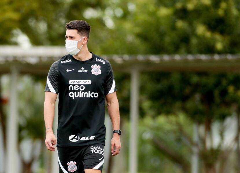 Danilo Avelar, zagueiro do Corinthians, está envolvido em nova polêmica por conta de uma dívida corintiana